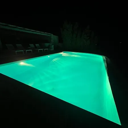 Luxurious Villa Oasis In Paros Βίλα